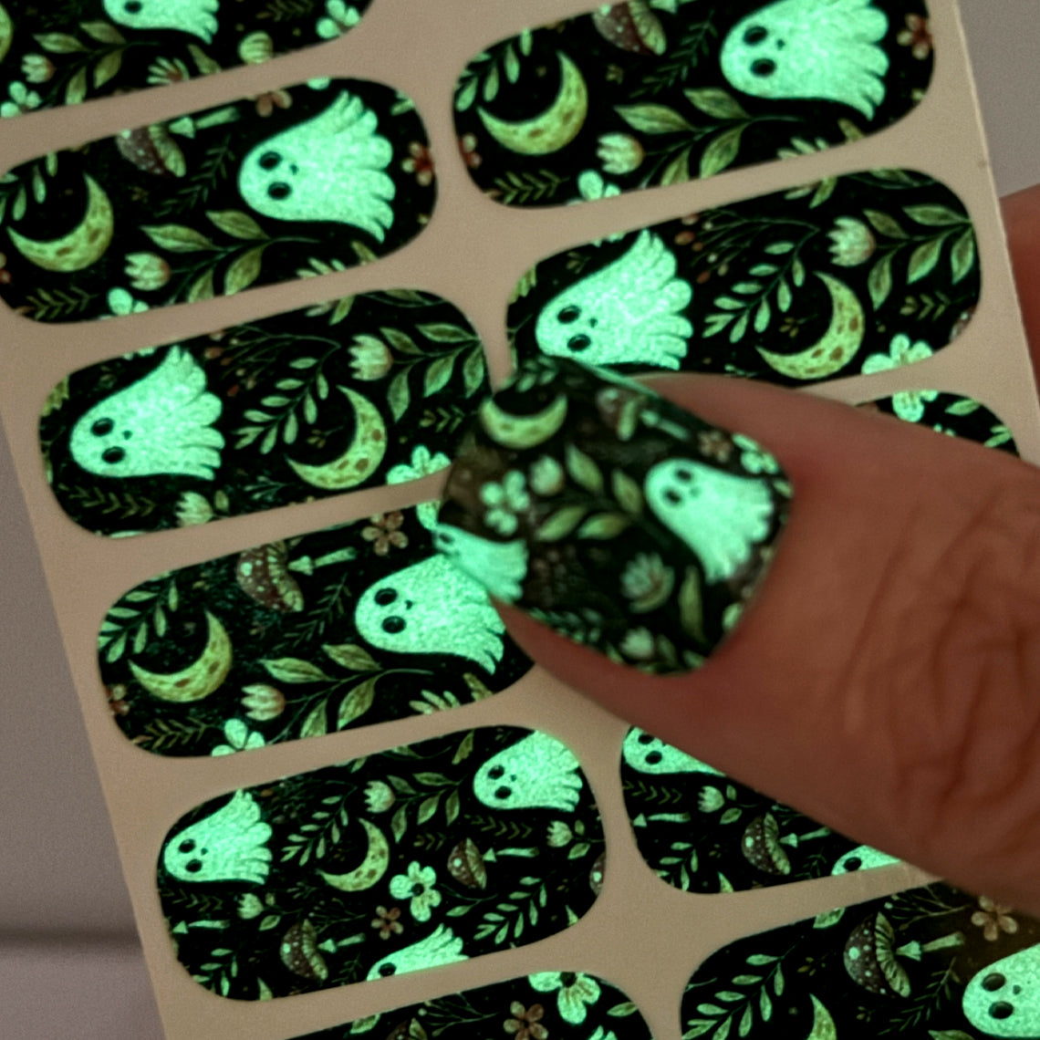 BOO-tanical Exclusive Nail Wraps (GLOW IN DARK)