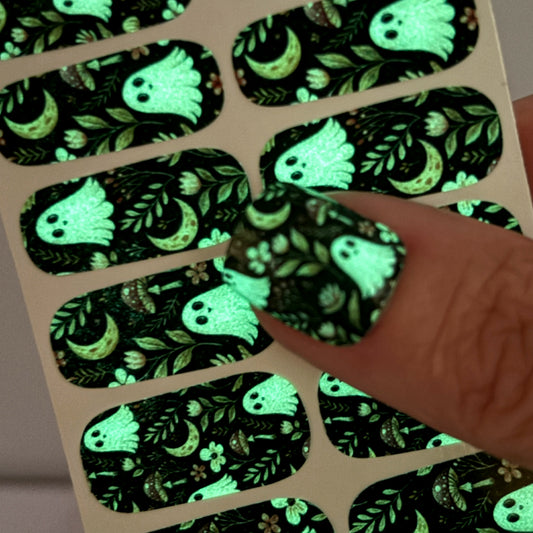 BOO-tanical Exclusive Nail Wraps (GLOW IN DARK)