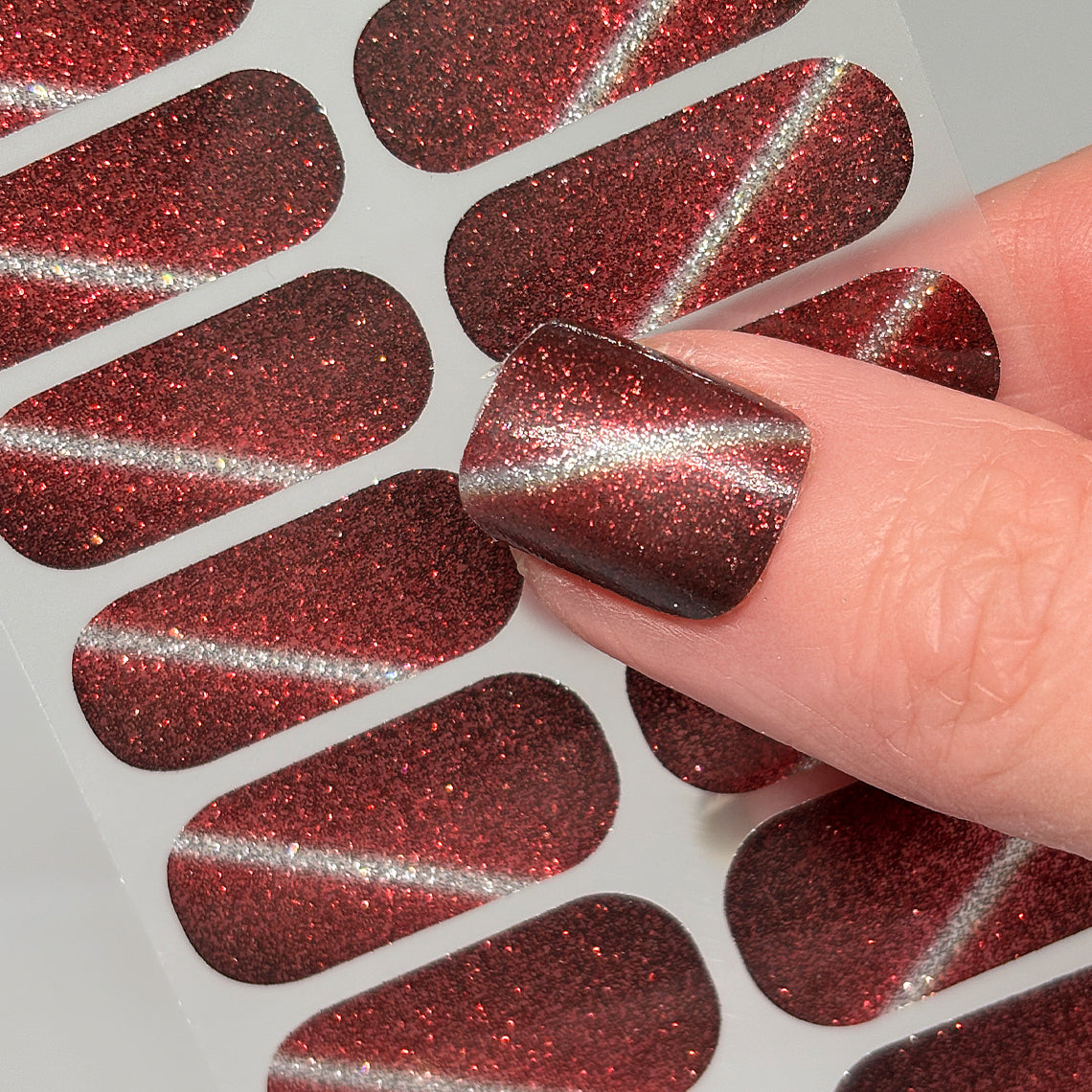 🎁 Crimson Shadow Nail Wraps (CATS EYE GLITTER) (100% off)