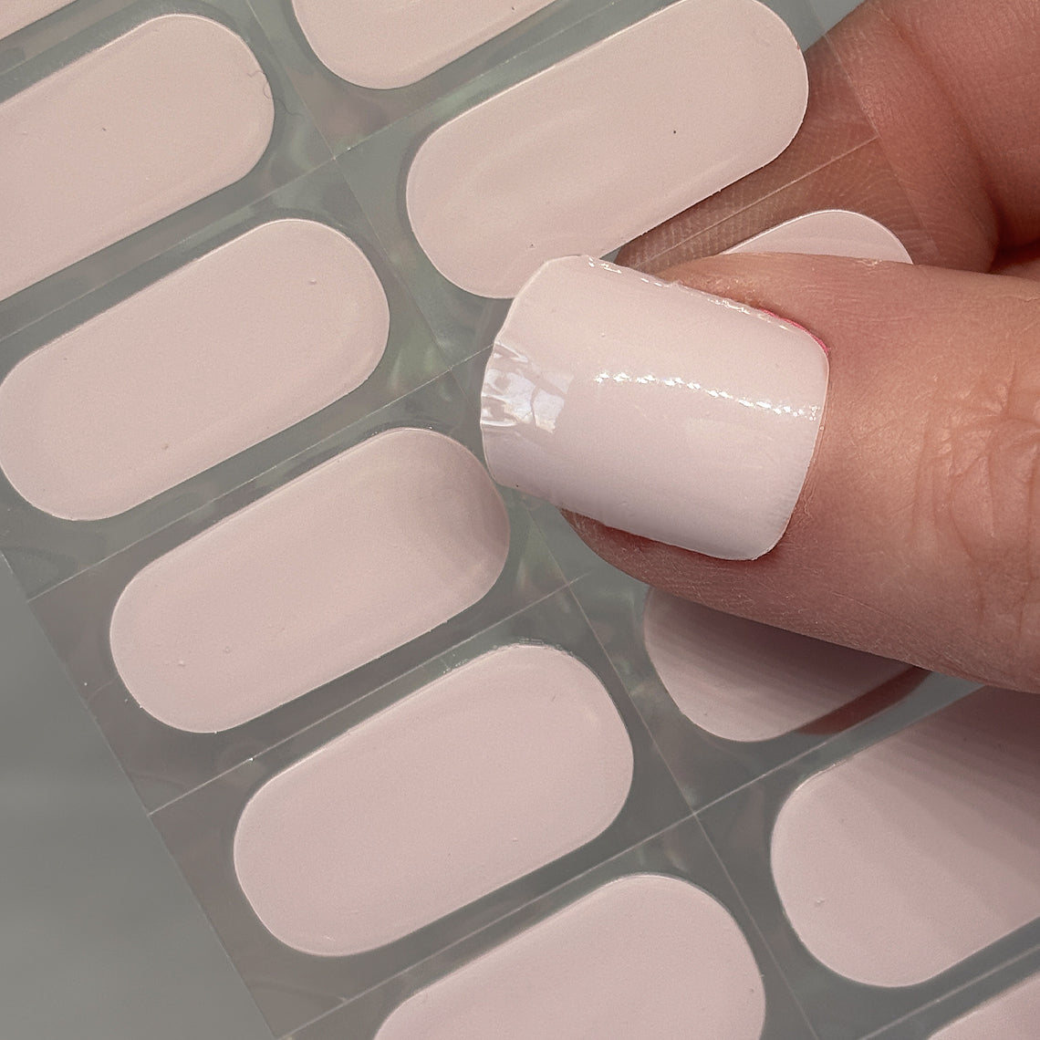 Pale Mauve Solid No Light Gel Nail Wraps (NLG)