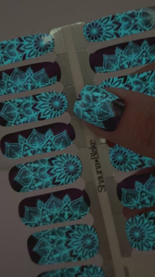 Mandala Glow Exclusive Design Nail Wraps (GLOW IN DARK)